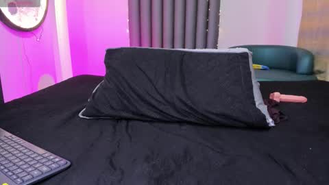 venuss09 online show from December 5, 11:34 pm