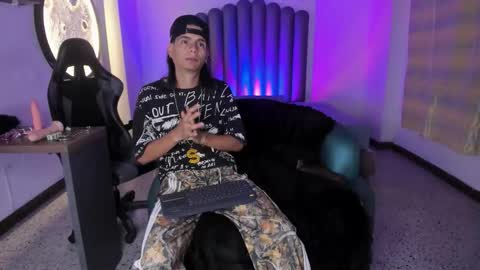 venuss09 online show from November 6, 10:13 pm