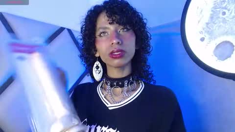 venuss_03 online show from January 13, 3:25 am