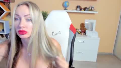 Snapshot of veola_new chatting on March 2, 3:45 am Violetta  online show from March 2, 3:45 am