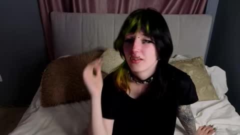 Snapshot of veolatownson chatting on October 20, 8:14 pm Erica online show from October 20, 8:14 pm