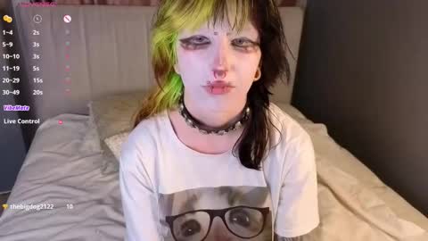 Erica online show from November 7, 8:22 pm