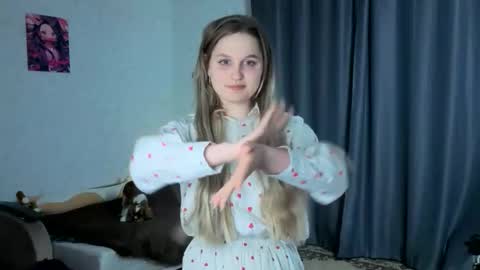 Veronica online show from April 1, 5:10 pm