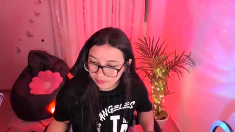 Snapshot of verolake chatting on February 17, 7:33 pm Verolake online show from February 17, 7:33 pm