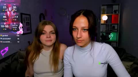 Snapshot of veronica_bubble chatting on September 22, 7:29 pm Ronni online show from September 22, 7:29 pm