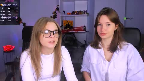 Snapshot of veronica_bubble chatting on October 25, 7:14 pm Ronni online show from October 25, 7:14 pm