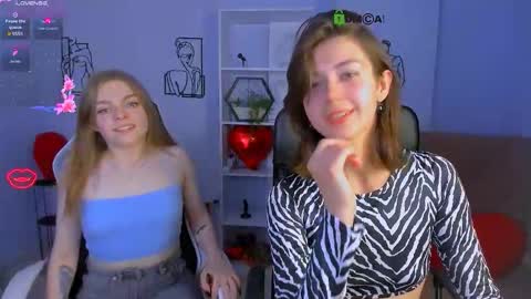 Snapshot of veronica_bubble chatting on October 17, 7:51 pm Ronni online show from October 17, 7:51 pm