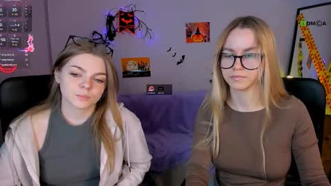 Snapshot of veronica_bubble chatting on October 20, 7:08 pm Ronni online show from October 20, 7:08 pm