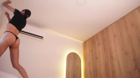 Veronica online show from December 13, 7:53 pm