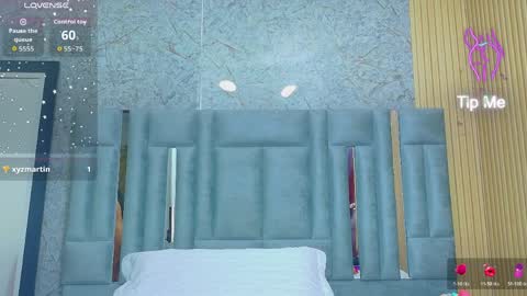 Veronica online show from April 8, 1:03 pm