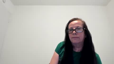 verysassypeachgoddess online show from March 18, 12:44 pm