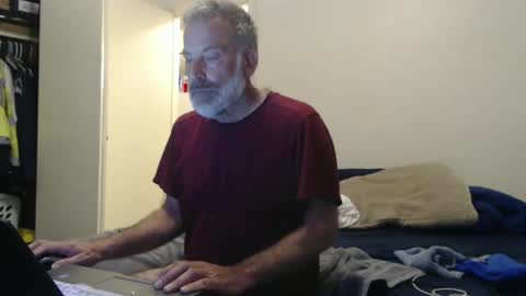 Snapshot of veryveryhairmanindenver chatting on February 10, 12:52 am hairy man online show from February 10, 12:52 am