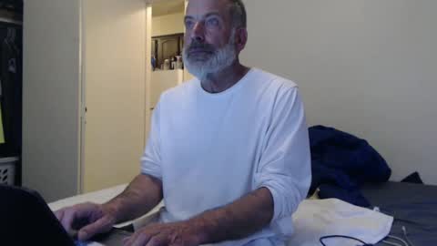 Snapshot of veryveryhairmanindenver chatting on March 5, 12:49 am hairy man online show from March 5, 12:49 am
