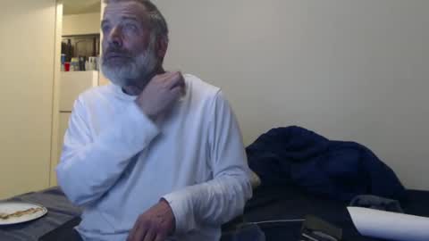 Snapshot of veryveryhairmanindenver chatting on February 15, 12:48 am hairy man online show from February 15, 12:48 am