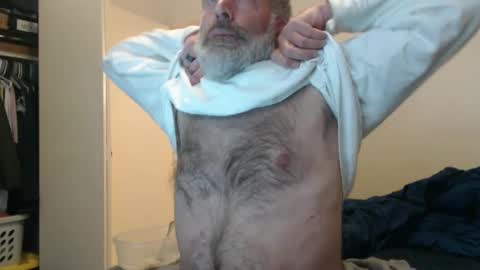 Snapshot of veryveryhairmanindenver chatting on February 21, 1:00 am hairy man online show from February 21, 1:00 am