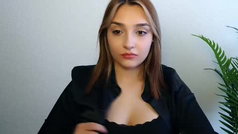 Ana online show from March 11, 1:03 pm