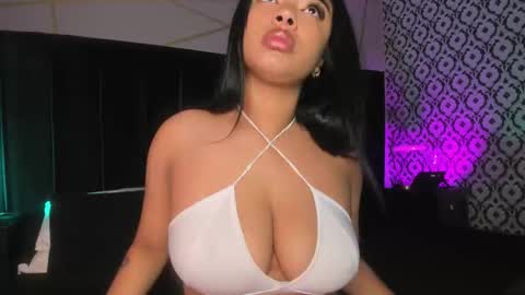 Snapshot of verza_h23 chatting on October 21, 11:59 am Sthefanny online show from October 21, 11:59 am