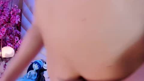 Vesper Velvet  online show from March 18, 5:46 am