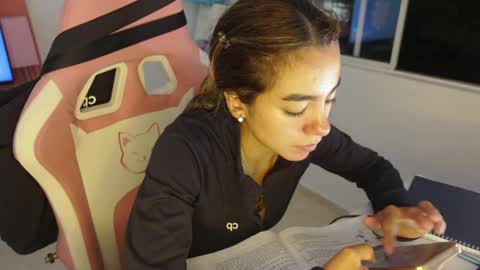 Sofa  online show from April 9, 1:53 am