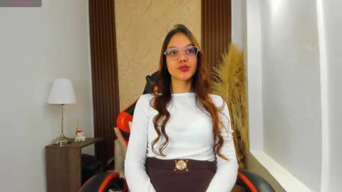 Vi  online show from April 3, 6:26 pm