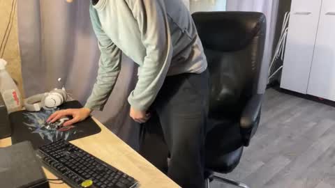 vialeras online show from December 14, 5:02 am