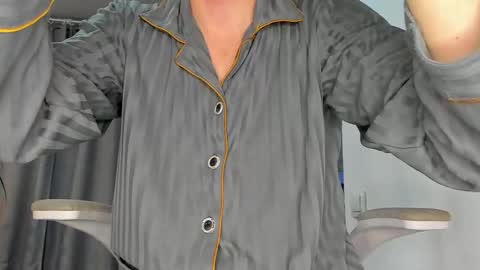 vibemygirl online show from November 13, 10:51 am