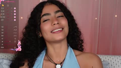 Snapshot of vicky_curly chatting on October 10, 2:06 am vicky_curly online show from October 10, 2:06 am