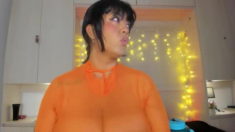 V I C K Y online show from January 7, 12:10 pm