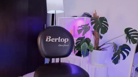 Vicky Greys online show from November 18, 7:39 pm