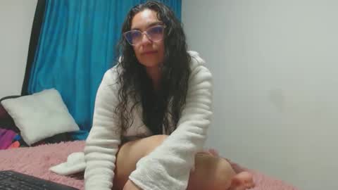 vickyjuice1 online show from March 5, 1:14 am