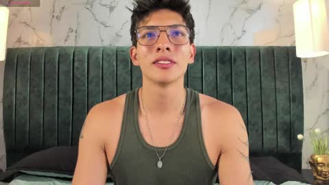 Victor Oliveira online show from April 5, 7:22 pm