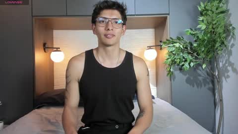 Victor Oliveira online show from April 17, 10:01 pm