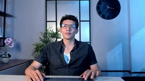 Victor Oliveira online show from April 9, 7:41 pm