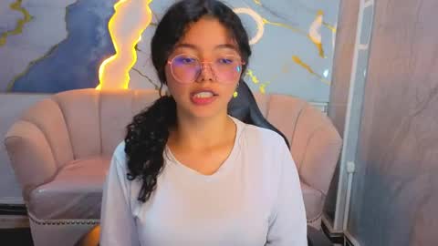 victoria_castillo_b online show from April 21, 1:42 am