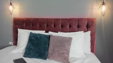 victoria online show from September 17, 7:39 pm