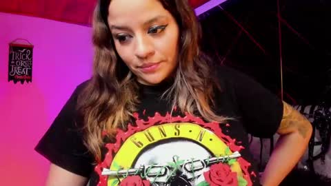 victoria_floyd1 online show from May 29, 2:20 am