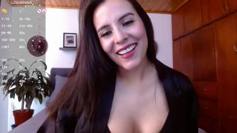 VICTORIA MARTELO online show from September 16, 3:15 pm