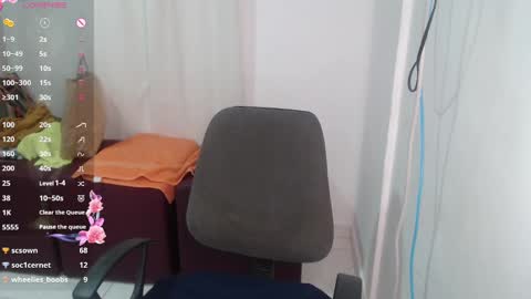 Snapshot of victoria_milf06 chatting on February 17, 8:19 am victoria online show from February 17, 8:19 am