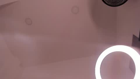 Snapshot of victoria_vallejo chatting on March 3, 2:39 pm victoria online show from March 3, 2:39 pm