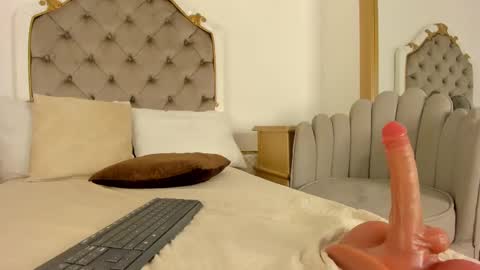 Snapshot of victoria_vallejo chatting on February 10, 5:41 pm victoria online show from February 10, 5:41 pm