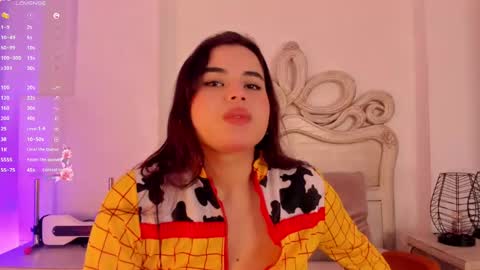 Snapshot of victoria_vallejo chatting on February 6, 11:31 am victoria online show from February 6, 11:31 am