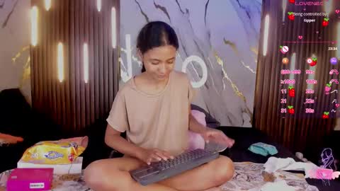 Victoria  online show from November 10, 10:23 pm