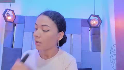 Victoria  online show from February 2, 9:00 pm