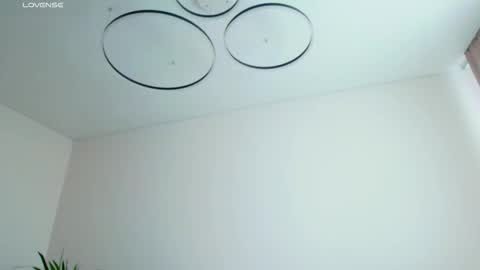 Miss V online show from November 2, 6:13 am