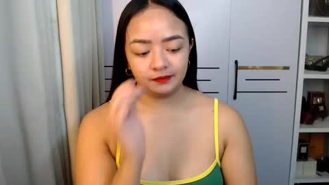 Victoria Harper online show from April 22, 2:35 pm