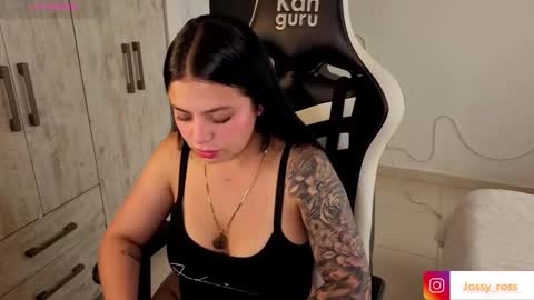 V  I C  T O R I A  online show from March 5, 9:02 pm