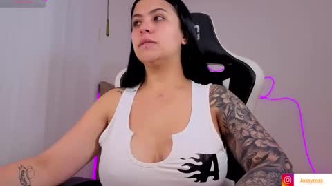 V  I C  T O R I A  online show from December 21, 6:25 pm