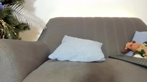 Victoria Strong online show from December 6, 8:34 pm