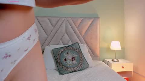 Snapshot of viictoria_becker chatting on September 11, 11:22 am Victoria  online show from September 11, 11:22 am