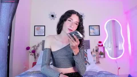 Violet online show from March 24, 10:05 pm